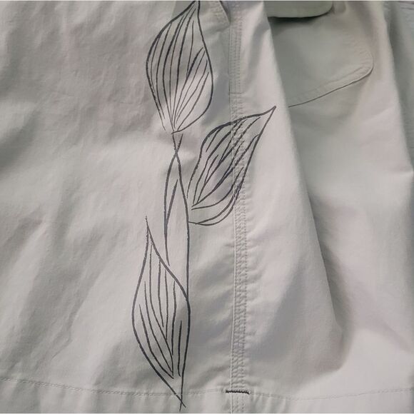 Title Nine Skort With Side Leaf Print Size 8 - Picture 4 of 5